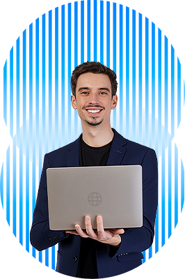Diretor de RH - Recursos Humanos satisfeito por ter acesso em seu notebook ao BMA Acesso, BMA Ponto e BMA Folha, softwares da BMA Sistemas que facilitam e agilizam a gestão de pessoas em pequenas, médias e grandes empresas. O texto sobre imagem confirma: BMA Faz tudo ficar Bem Melhor Agora.