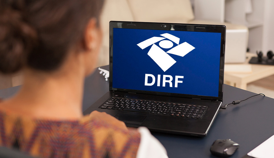 A imagem mostra tela de acesso da Dirf em um notebook para ilustrara que a partir de 2025, a Declaração do Imposto sobre a Renda Retido na Fonte (DIRF) será oficialmente substituída pelo eSocial e pela EFD-Reinf. Essa mudança, regulamentada pela Receita Federal, promete simplificar e centralizar o envio de informações fiscais, previdenciárias e trabalhistas.